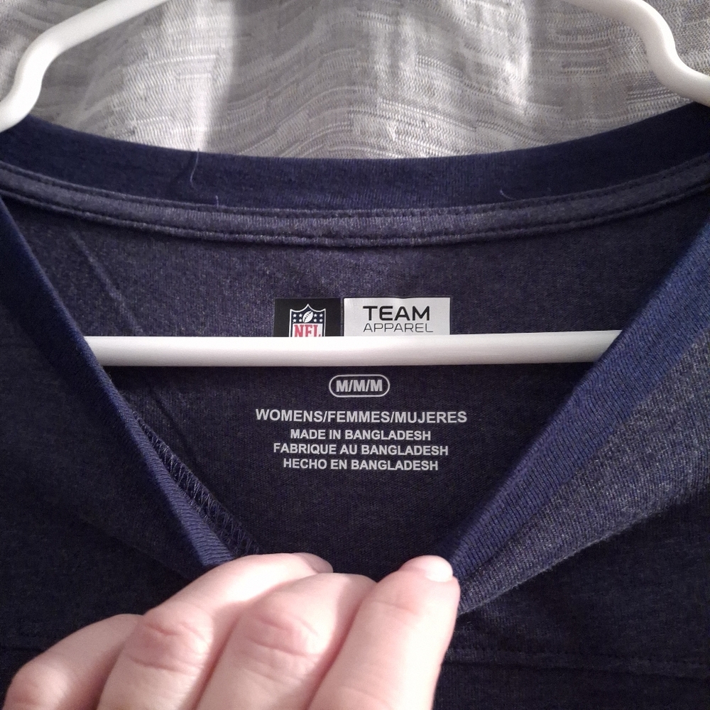 NFL Team Apparel Seattle Seahawks Lt Heathered Navy Women's T-shirt Sizes: M - Picture 2 of 6